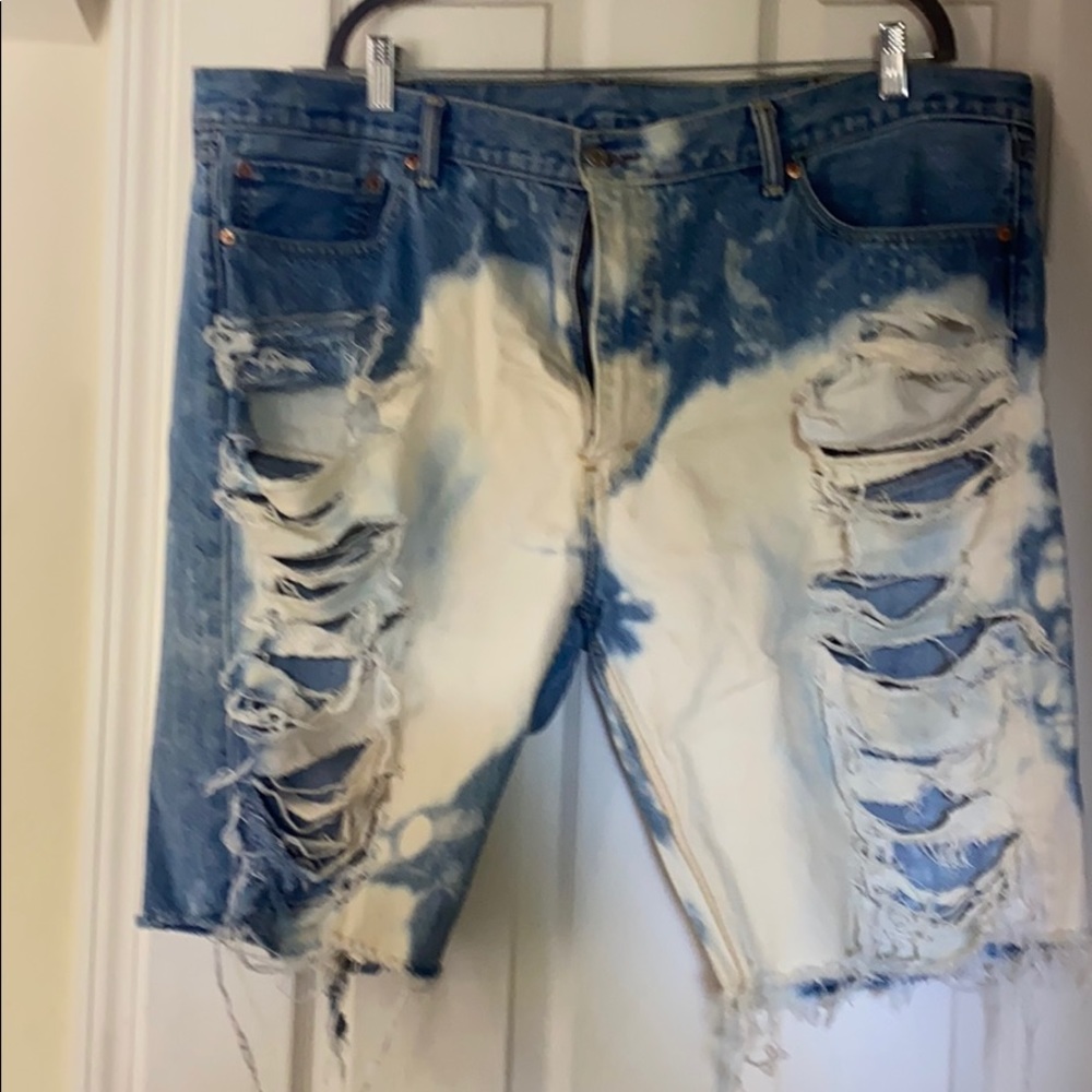 FUNKY RIPPED SHORTS. 44W